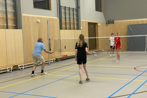 Badminton